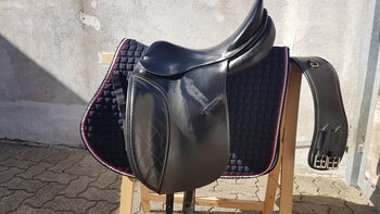 Röösli Classic Pilatus Dressursattel 17 Zoll / Kurzgurt, Röösli Classic Pilatus, Manuela Matzke, Dressage Saddle, Wolsdorf