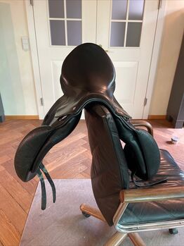 Röösli Dressur Sattel 18 schwarz Röösli Dressursattel Classich Rigi