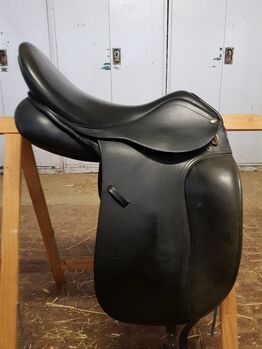 Ruiz Diaz Dressursattel Valencia in schwarz gebraucht, Ruiz Diaz Dressursattel Valencia, Julia Häderer , Dressage Saddle, Illerrieden