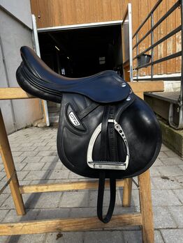 Neuwertiger Erreplus Springsattel, Erreplus GTD, Hannah Gebhardt, Jumping Saddle, Kefikon