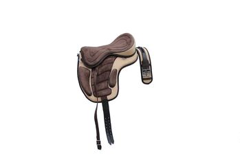 Sattel BRAMA-WEST baumlos 18“ “Safety“ Braun, Brama West Sattel BRAMA-WEST baumlos 18“ “Safety“ Braun, Brama West (Brama West Agrahandel), Treeless Saddle, Treuenbrietzen