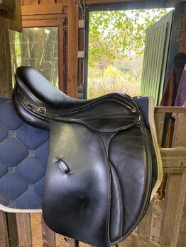 Sattel der Marke Farrington, Farrington‘s Customer , Finja, Dressage Saddle, Lotte