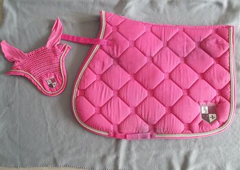 Schabracke inkl Fliegenhaube, Bandagen und Gamaschen pink