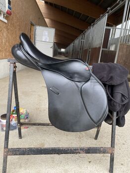 Springsattel (Euroriding), Euroriding, Celine Henkel, Jumping Saddle, Rot an der Rot