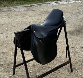 Springsattel (Euroriding), Euroriding, Celine Henkel, Jumping Saddle, Rot an der Rot