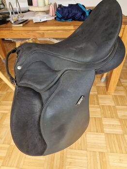 Sattel  mit Schutz, Nadine , Dressage Saddle, Lindau 