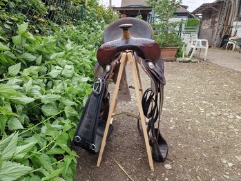 Sattel, Westernsattel, Ledersattel