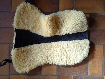 Lammfell-Sattelkissen von Euroriding +++ mit Wirbelsäulenkanal Euroriding