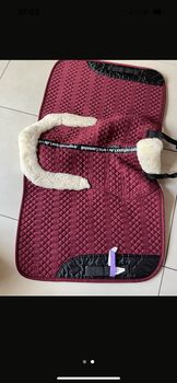 Schabracke Dressur mit Lammfell, Heike Dudek, Dressage Pads, Ingelheim 