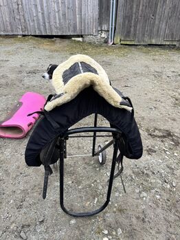 Sattelkissen Lammfell, HKM  Sattelkissen echt Lammfell , Marie , Saddle Accessories, Perlesreut