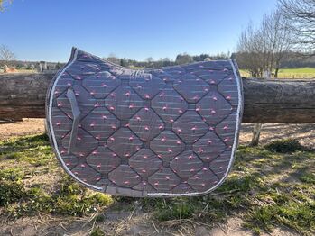 Schabracke und Fliegenhaube, Felix Bühler, Lara , Dressage Pads, Hungen