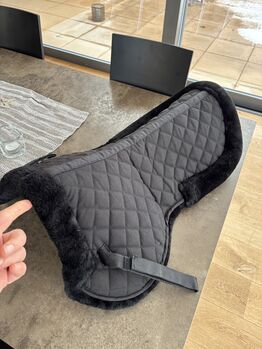 Sattelpad Kunstlammfell, Felix Bühler, Yvonne, Other Pads, Bern