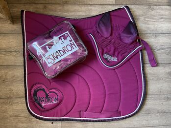 Verkaufe/Tausche Eskadron Set Berry H/W15, Eskadron  Berry Quilted Heart , Lisa Tost, Dressage Pads, Halsbrücke 