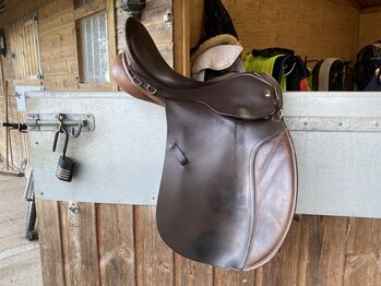 Sandringham jumping saddle, Sandringham, Nikki Hughes, Jumping Saddle, Maidstone 