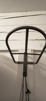 Sattel- und Deckenhalter mit Trensenhaken