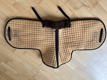 Satteldecke mit echtem Lammfell, Reitsport Engel, Petra, Andere Pads, Stegaurach