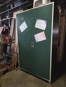 Sattelschrank, Bundeswehrschrank groß Bundeswehr Sattelschrank 
