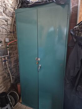 Sattelschrank/Spint zu verkaufen, Doreen Stammer , Sattelschrank / Bundeswehrschrank, Remchingen