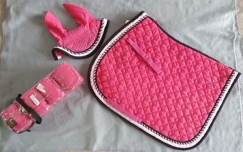 Schabracke inkl Fliegenhaube und Bandagen pink