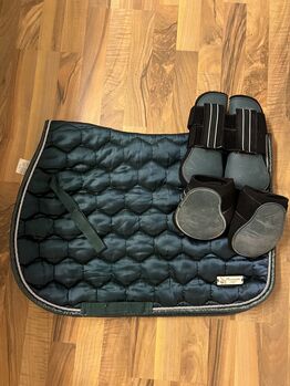 Schabracke mit passenden Gamaschen und Streichkappen, Showmaster , Anna Thanbauer, Schabracken, Hallwang