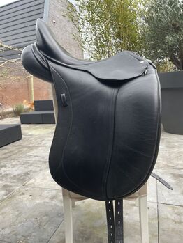 Schleese/Jes Ride Bolero dressage saddle 17 inch black, Schleese/Jes Ride Bolero, Angelique Swinkels, Dressage Saddle, Loenen aan de Vecht