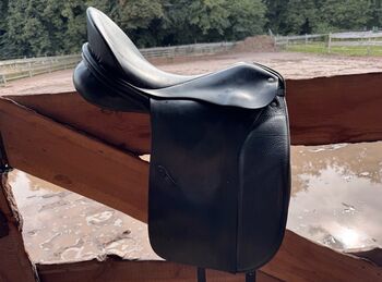 Schumacher Dressursattel 17“