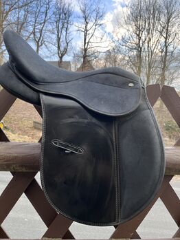 Schwarzer Sattel, Schowmaster, Heidi, Vielseitigkeitssattel (VS), Hermsdorf/Erzgebirge