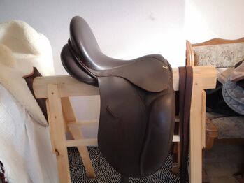 Verkaufe dunkelbraunen Dressursattel, Neuss Premium, RSeidl, Dressage Saddle, Ober Rosenauerwald