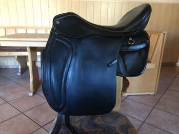 Verkaufe meinen tollen Sattel, Sommer Equorio DR, Beatrix Schneider , Dressage Saddle, Kriegsfeld 