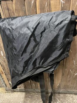 Verkaufe Stall- und Abschwitzdecken