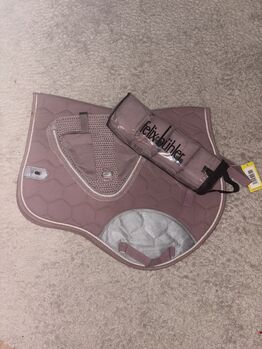 Set in Altrosa – Schabracke (VS), Fliegenohren (Full) & Bandagen, Emilia Bellenberg, Dressage Pads, Oberhausen