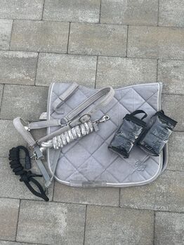 Set Schabracke Bandagen Halfter Strick Felix Bühler 