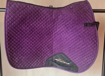 Shires Performance Arma Lite Suede Saddlecloth Plum 17”-18”, Shires Arma Lite, Kayleigh, Andere Pads, Warrington