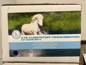 SHOWMASTER K75 Kunststoff-Tränkebecken, 2,8 lt., 3 Stück vorhanden SHOWMASTER K75