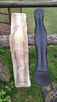Showmaster Sattelgurt schwarz mit Fell 60cm Showmaster  Mit hellem Fell