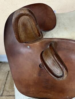 Schmuckstück: Eleganter Damensattel aus Lissabon