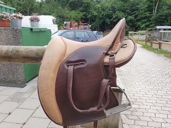 Signum Lotus Sattel 17,5 Zoll, nur 2 Jahre gebraucht, Signum Lotus, Angela Müller-Patzak , Wanderreitsattel, Stockdorf 