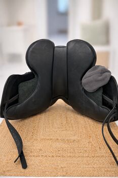 Signum Omega Lotus Dressursattel – 19″ Signum Omega Lotus