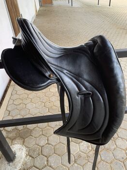 Signum Omega Mercedes, Signum Omega Mercedes , NM, Dressage Saddle, Breitenbrunn