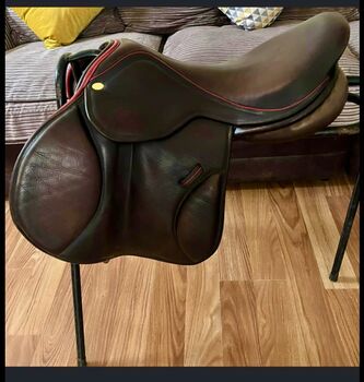 Silhouette Charlesworth jump saddle, Silhouette  Charlesworth , Emma Green , Jumping Saddle, Litherland