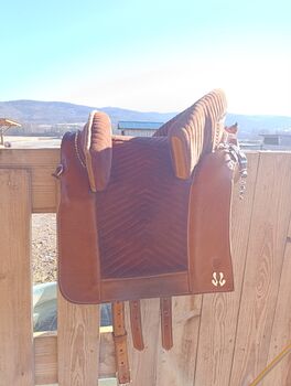 Simoes portugiesischer Sattel, Simoes Goucha, Francesca Zaccaria , Barocksattel, Wiener Neustadt