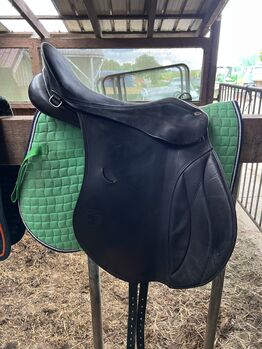 Hennig VS Sattel 18” schwarz Hennig