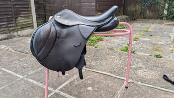 17" Thorowgood T8 Jump Saddle Thorowgood 