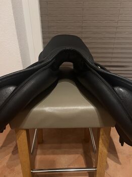 Wintec Springsattel 17,5 Zoll schwarz Wintec 