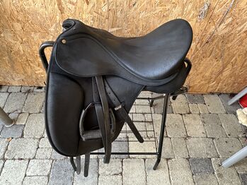 Wintec Englisch-Sattel – Komfort-Grösse 18" (46 cm) komplett mit Steigbügeln & Riemen, Wintec, Dominic, Siodło westernowe , Kleinlützel