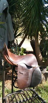 Brown Leather GP Saddle