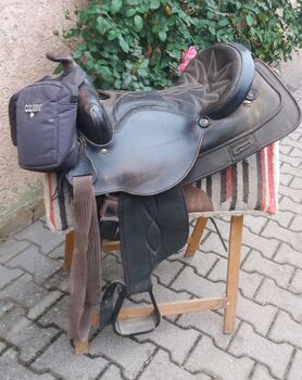 RAI-Reitsattel mit Sattelhorntasche, Pad und Bändele, RAI-Sattel RAI-Reitsattel, Hanka, Siodła rajdowe, Forchheim