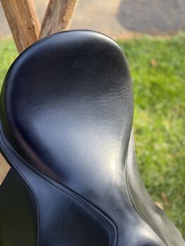 Sattel Remus Leder schwarz 17 Zoll Dressur, Euroriding Remus, Jini, Siodła bezterlicowe, Wandlitz