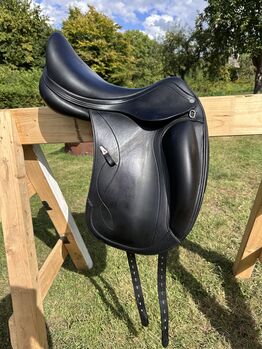 Selleria Equipe Olympia 17 5 Zoll M+1 Sattel Schwarz Neuwertig, Selleria Equipe Olympia, Kim, Siodła ujeżdżeniowe, Arnsberg