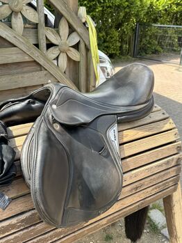 Equiline Springsattel 18Zoll in schwarz, Equiline , Nicolas , Siodła skokowe, Ratekau 